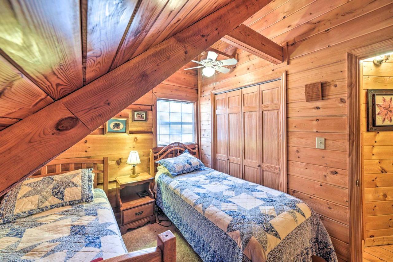 Cozy Tellico Plains Cabin With Large Mountain Creek! 외부 사진