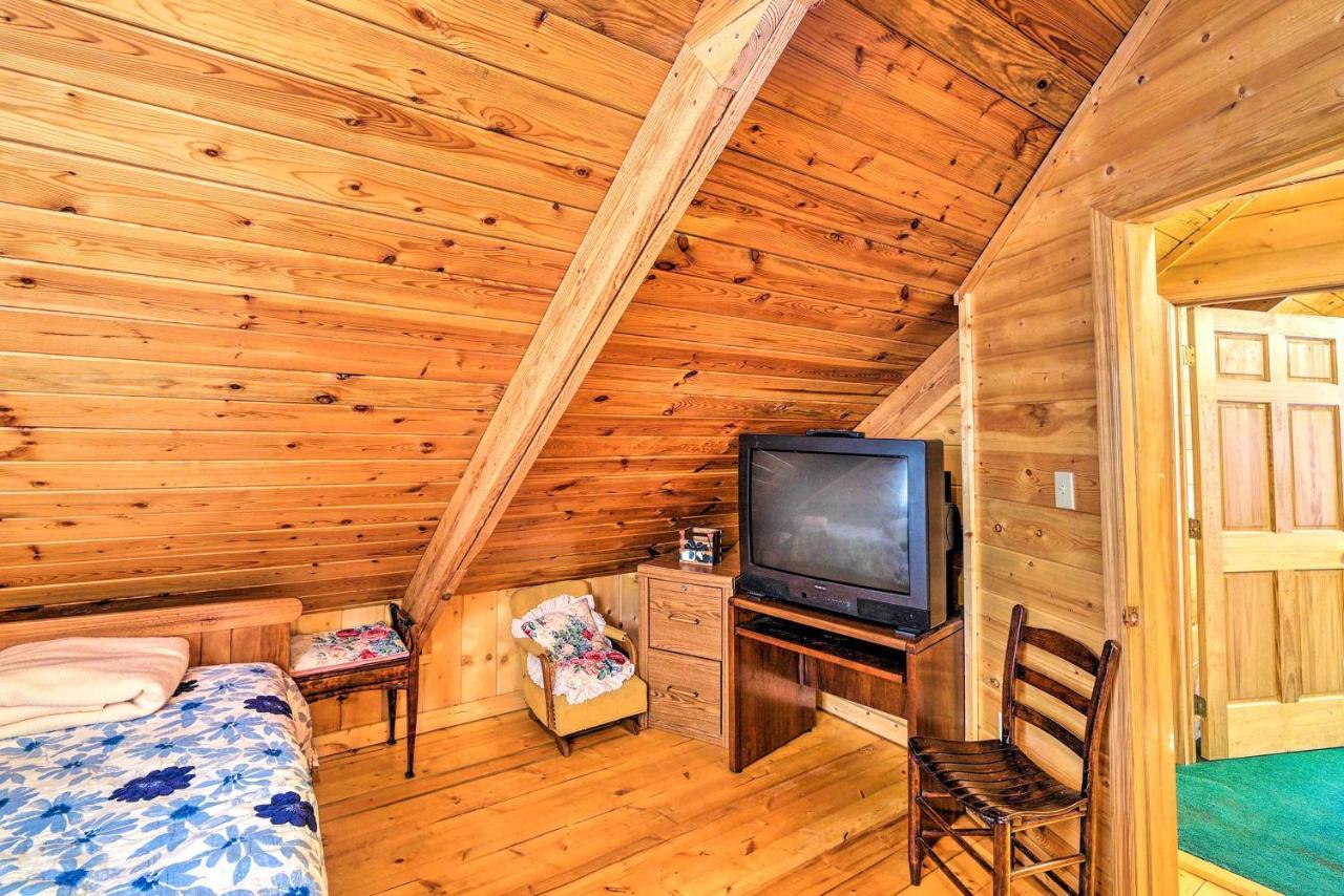 Cozy Tellico Plains Cabin With Large Mountain Creek! 외부 사진